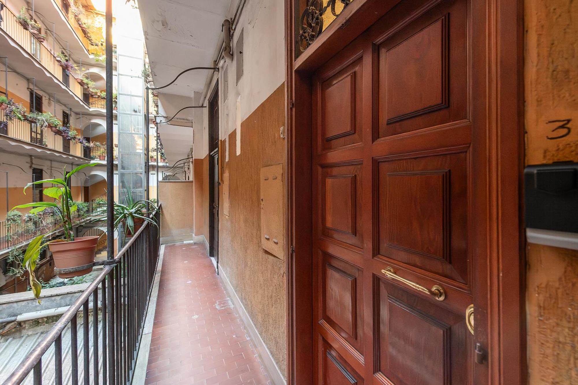 V San Lorenzo Apartment *